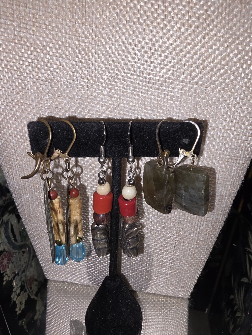 Artisan 3 Sets 1 Bone Dragonfly 1 Bone Glass 1 Labradorite Pierced Earrings - Picture 5 of 5